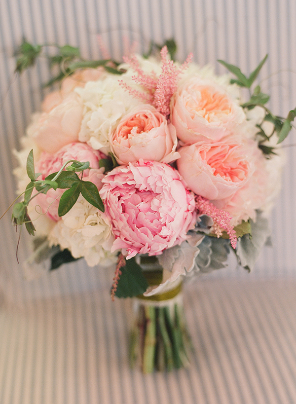 white-and-blush-wedding-bouquet-peonies