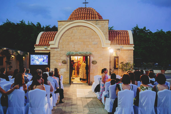 στολισμοσ-εκκλησιασ-για-βαπτιση