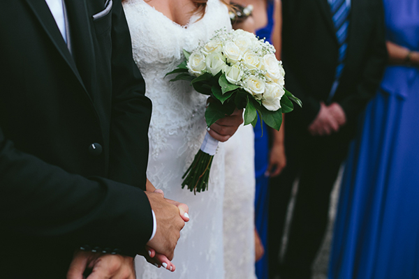 λευκη-νυφικη-ανθοδεσμη