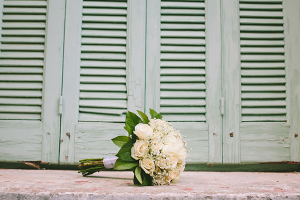 νυφικη-ανθοδέσμη-με-τριανταφυλλα