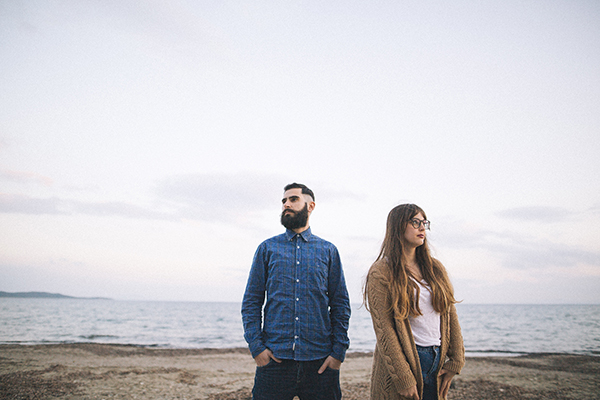 winter-engagement-photoshoot-at-the-beach (5)