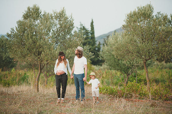 lovely-maternity-session-lake-11