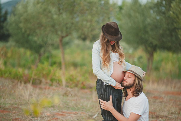 lovely-maternity-session-lake-12