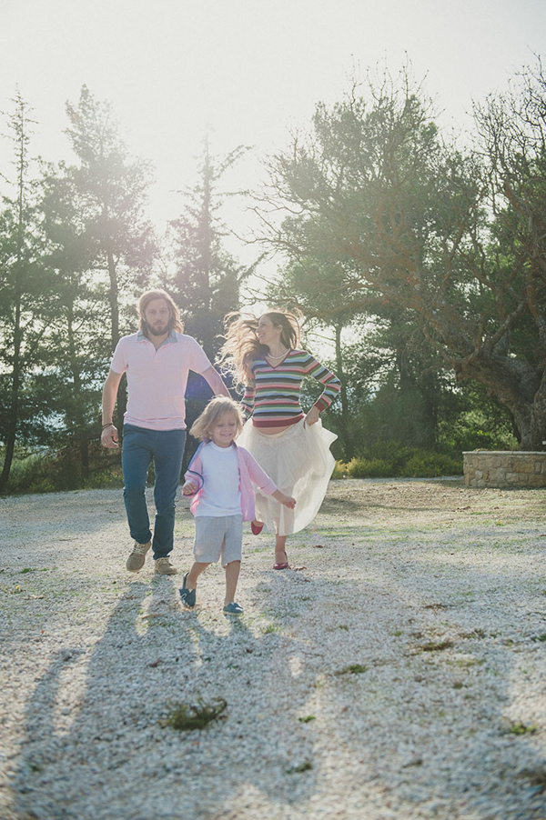 lovely-maternity-session-lake-8