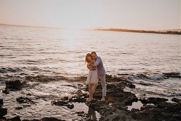 beautiful-engagement-session-lagonissi-14