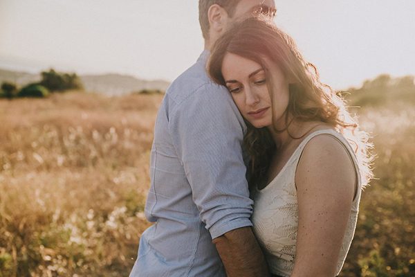 beautiful-engagement-session-lagonissi-2