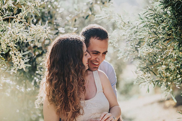 beautiful-engagement-session-lagonissi-6