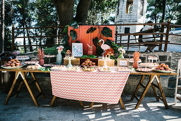 omorfi-vaptisi-me-thema-to-flamigo-1