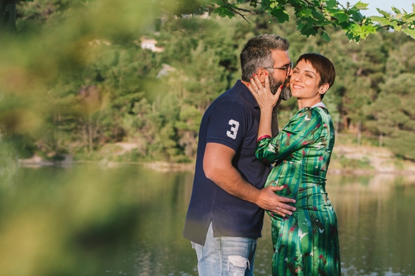 sweet-prenatal-lake-shoot_06