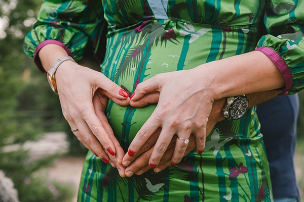 sweet-prenatal-lake-shoot_07