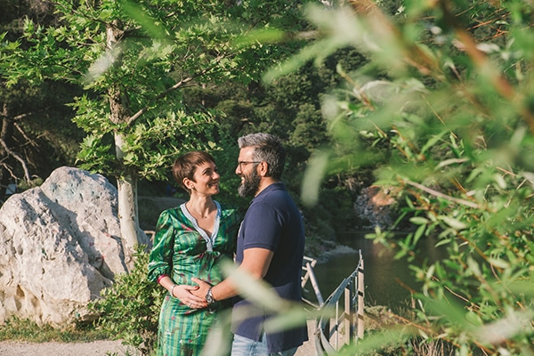 sweet-prenatal-lake-shoot_10