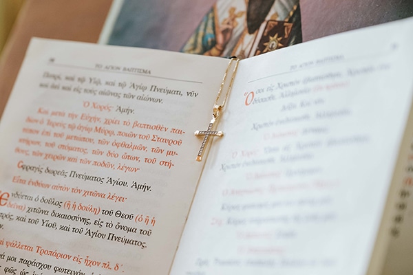 amazing-baptism-royal-swan-theme_05