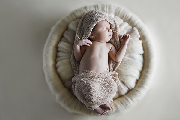 sweet-newborn-session-earthy-tones_02