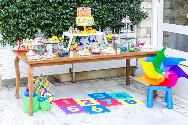 colorful-toys-themed-baptism-decoration_01