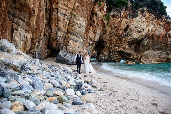 beautiful-fall-wedding-white-hues_25x