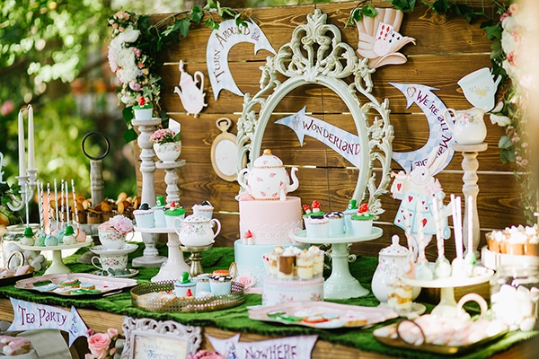 dreamy-baptism-alice-in-wonderland-theme_01