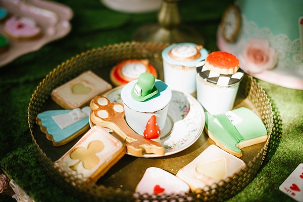 dreamy-baptism-alice-in-wonderland-theme_11