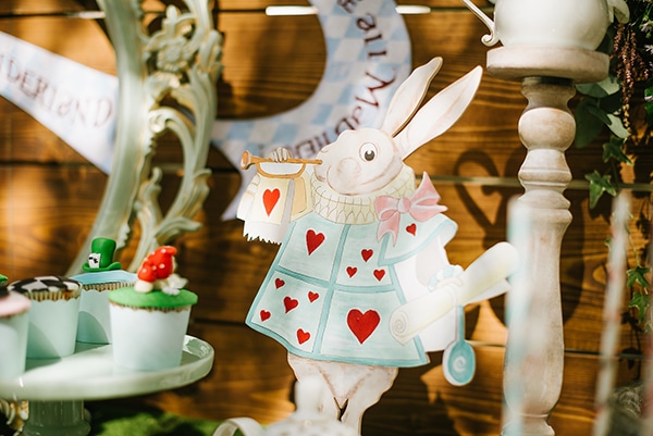 dreamy-baptism-alice-in-wonderland-theme_12