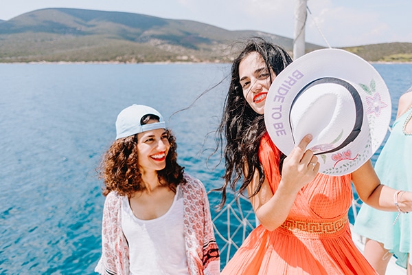 unique-bachelorette-party-sailing-boat_04x