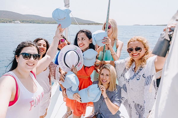 unique-bachelorette-party-sailing-boat_06