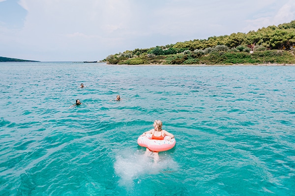 unique-bachelorette-party-sailing-boat_11