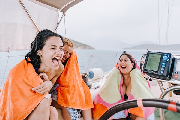 unique-bachelorette-party-sailing-boat_17