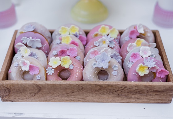 beautiful-girly-decoration-ideas-baptism_05