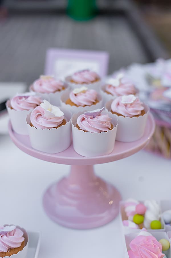 beautiful-girly-decoration-ideas-baptism_09