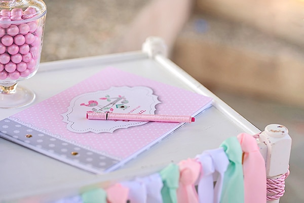beautiful-ideas-girl-baptism-little-bird-theme_05
