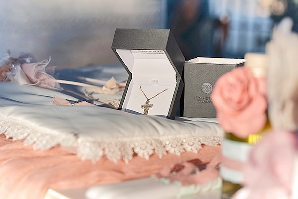 beautiful-ideas-girl-baptism-little-bird-theme_09