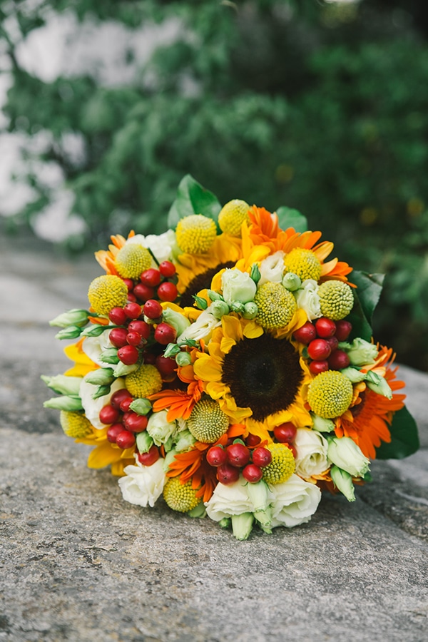 beautiful-summer-wedding-vivid-colours-rustic-details_22
