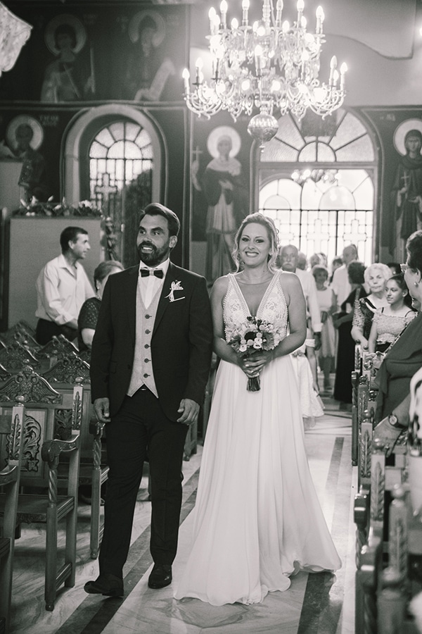 beautiful-summer-wedding-vivid-colours-rustic-details_25
