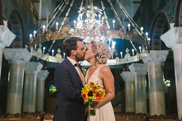 beautiful-summer-wedding-vivid-colours-rustic-details_30
