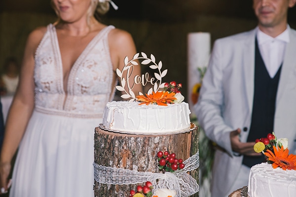beautiful-summer-wedding-vivid-colours-rustic-details_37x