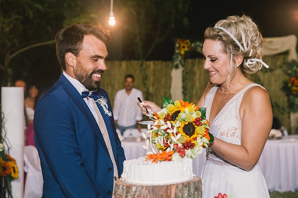 beautiful-summer-wedding-vivid-colours-rustic-details_39