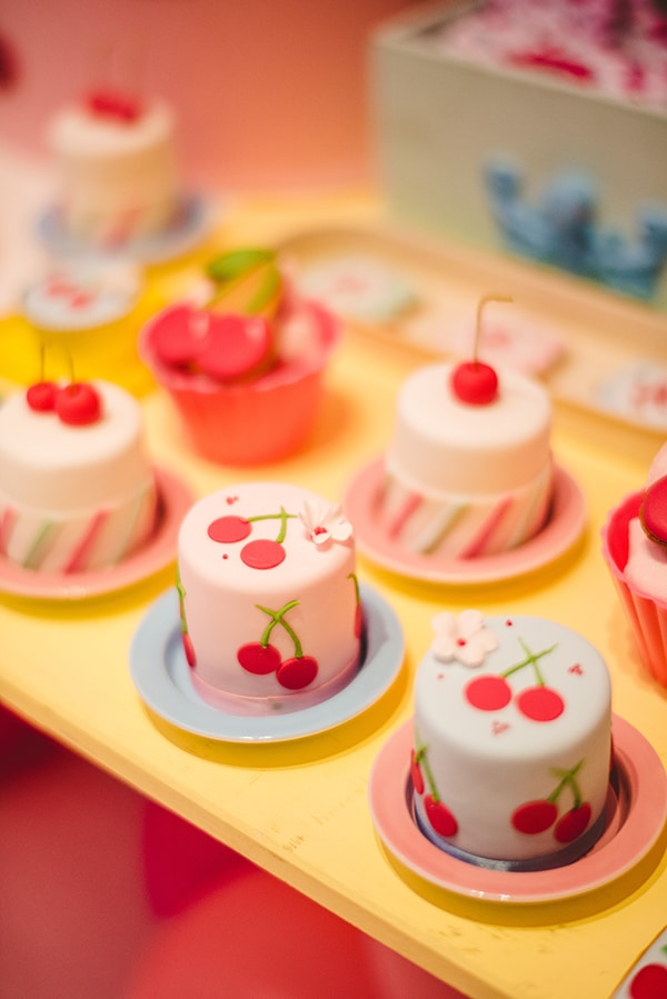 beautiful-decoration-ideas-cherry-baptism_08