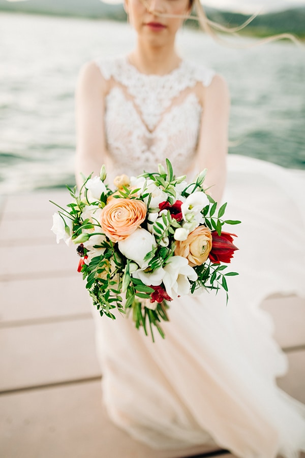 beautiful-spring-wedding-flowers-vivid-colours_02x