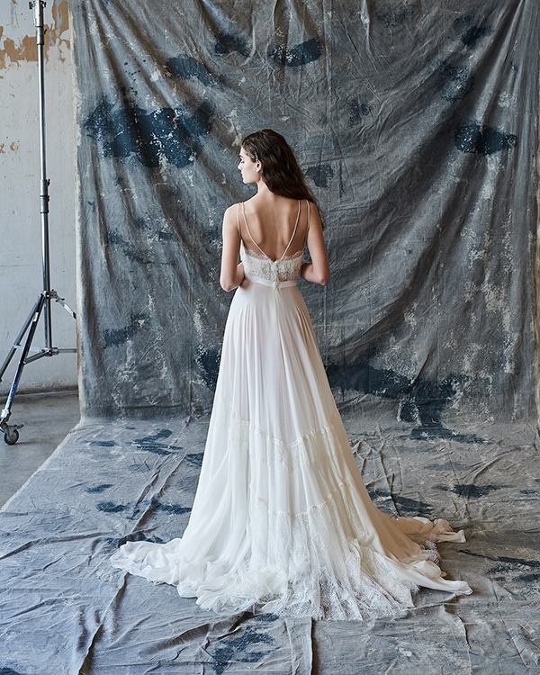 ethereal-feminine-wedding-dresses-you-will-love_15