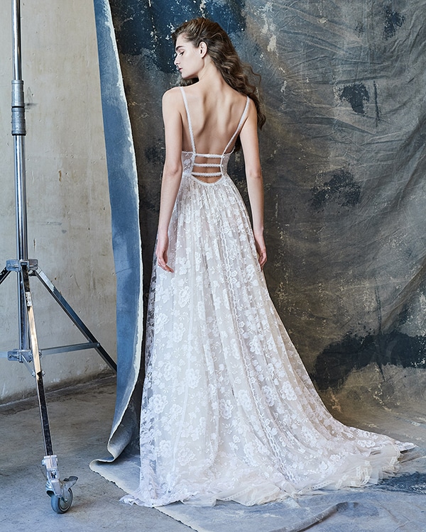 ethereal-feminine-wedding-dresses-you-will-love_20