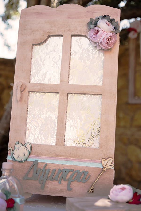 fairytale-girl-baptism-ideas-alice-wonderland_02