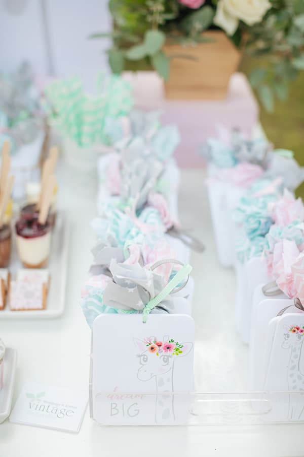 romantic-chic-baptism-giraffe-theme_20