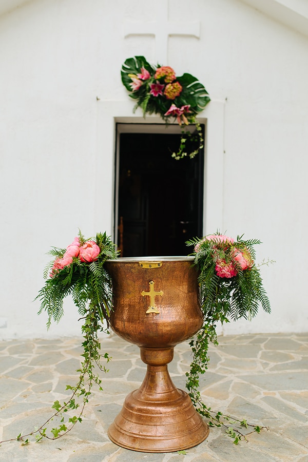 dreamy-girly-baptism-vivid-colors-tropical-details_07