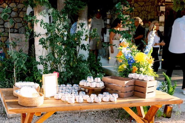 Colorful Decoration With Impressive Flowers