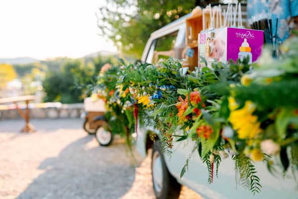 Colorful Decoration With Impressive Flowers