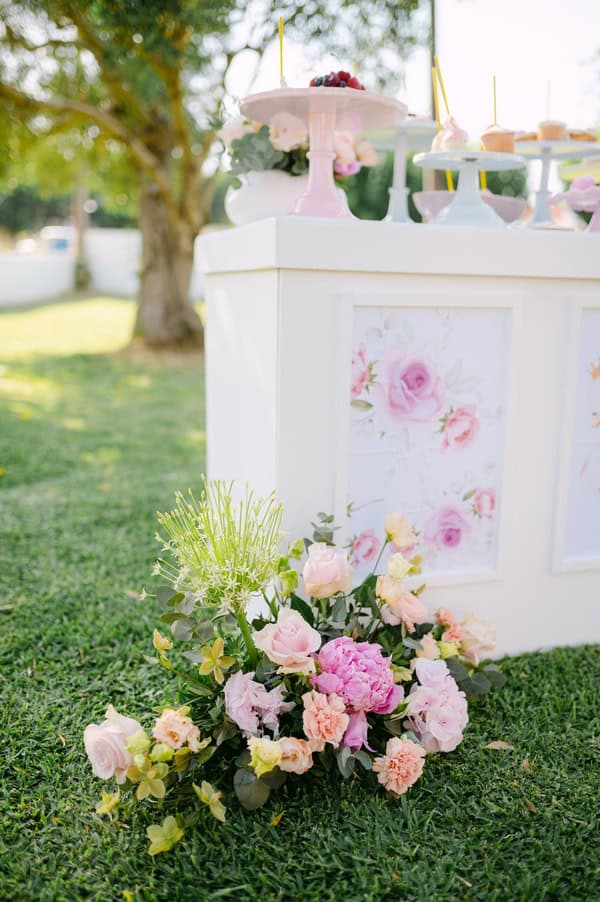 Decoration Ideas Girl Baptism Swan Theme Swan