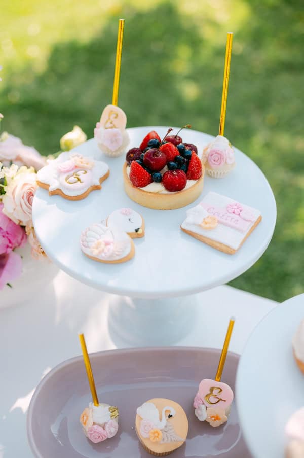 Decoration Ideas Girl Baptism Swan Theme Swan