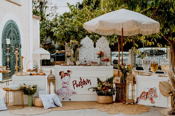 Bold And Contrasting Colors In Unique Baptism Decoration