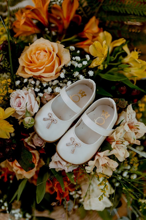 Bold And Contrasting Colors In Unique Baptism Decoration