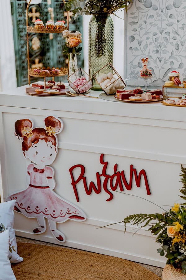 Bold And Contrasting Colors In Unique Baptism Decoration