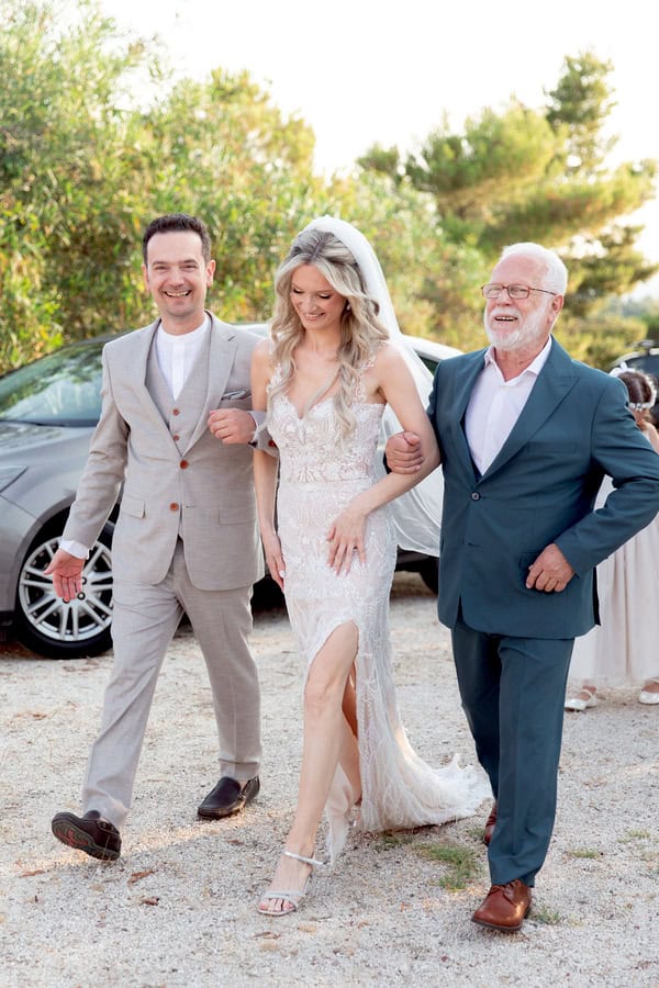 Summer Wedding With Romantic Vibes In Patra